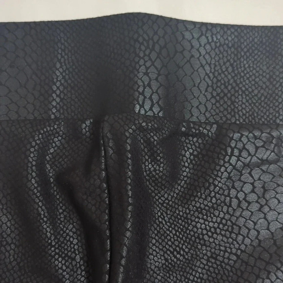 Torrid Pixie Skinny Studio Luxe Ponte High-Rise Pant, Color Black Size 1X - Picture 10 of 13